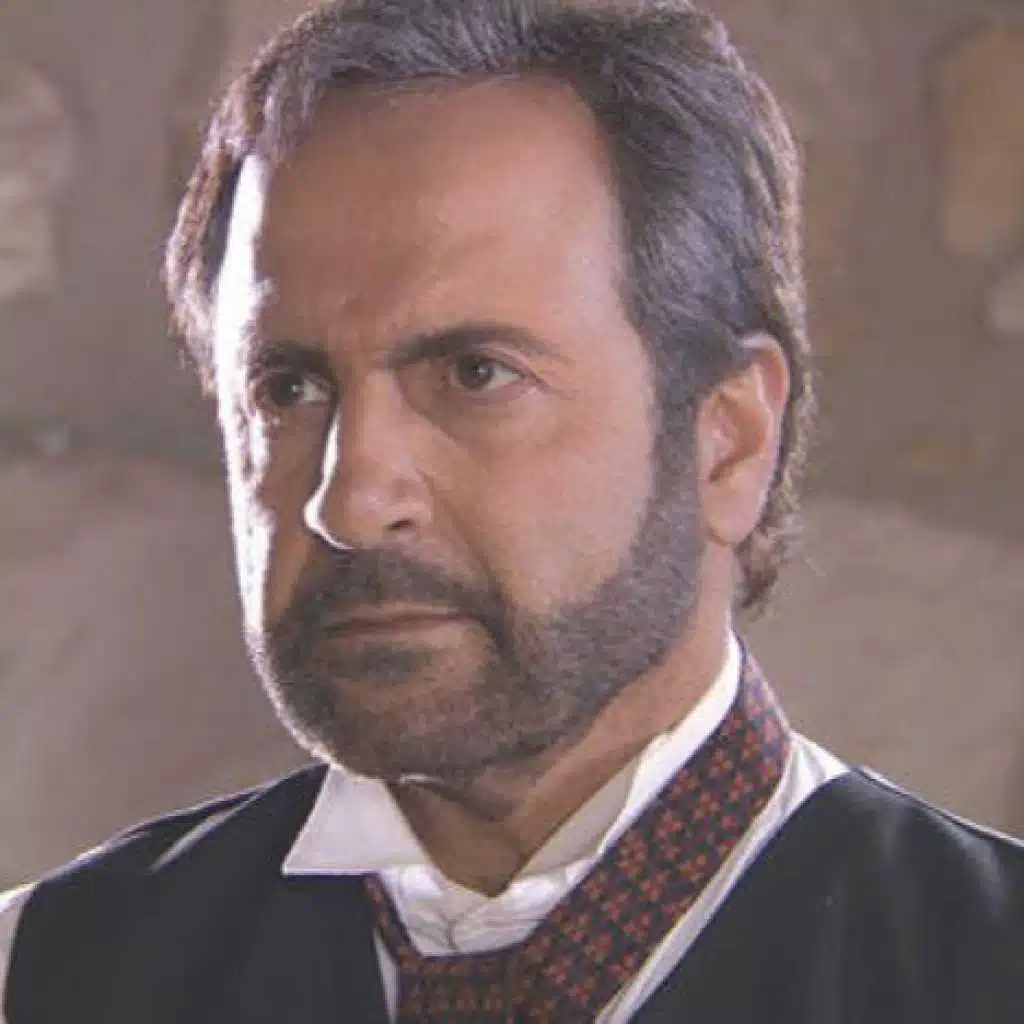 لَمَعِت أبواق الثَورة