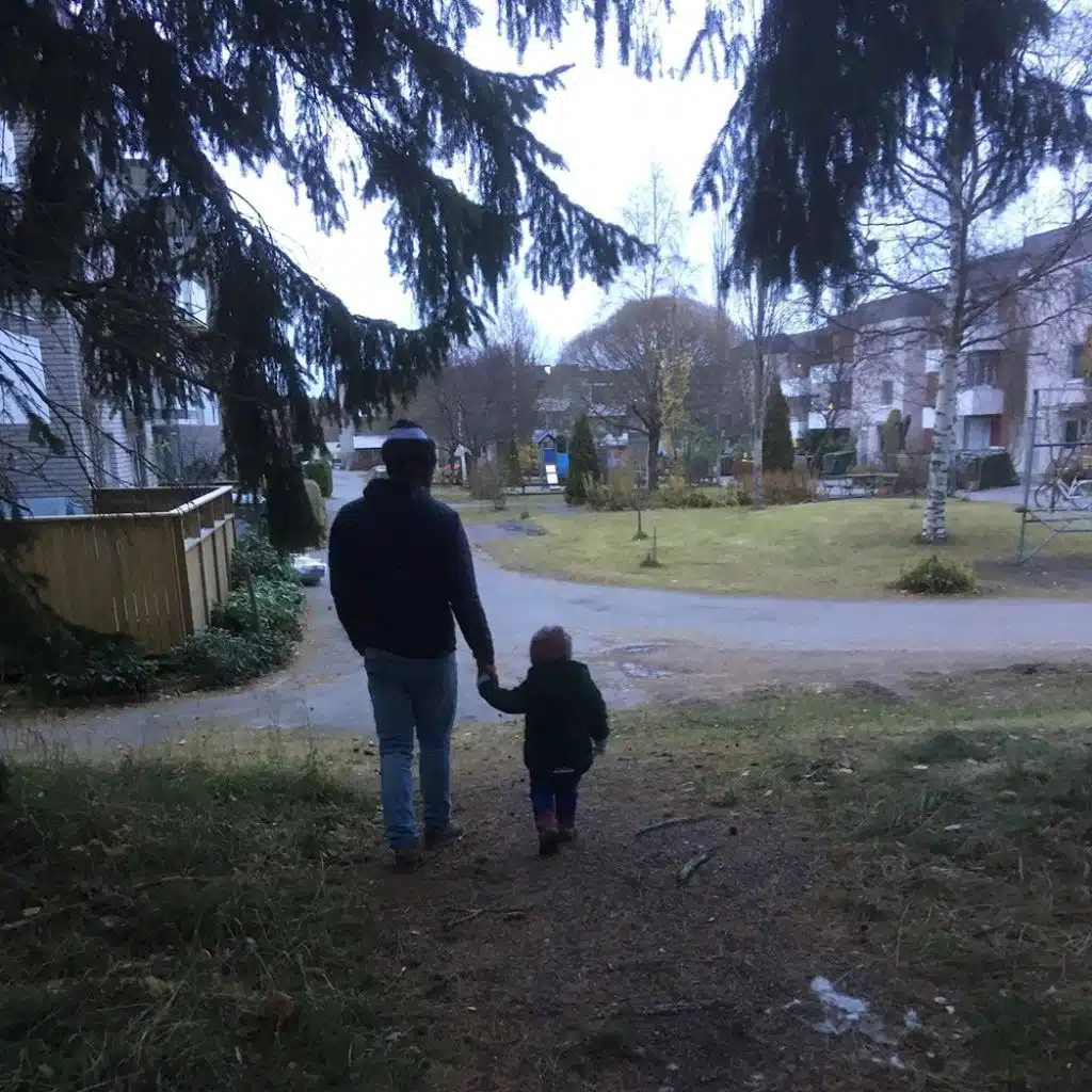 Tiden är liten (feat. AOB)