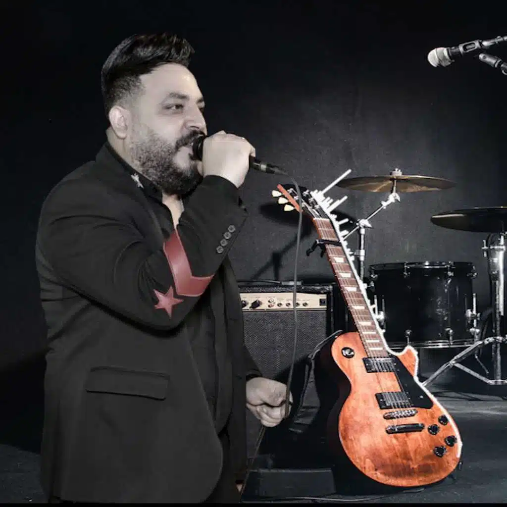 عايش و راضي