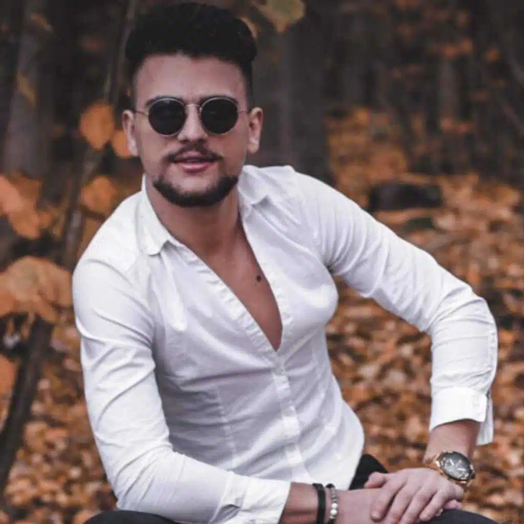 طريقة مختلفة