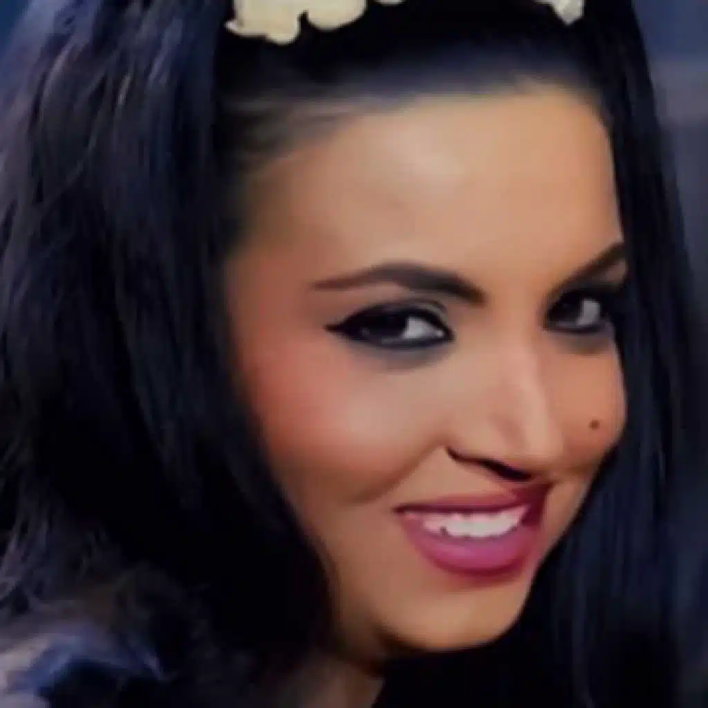 انا حلوة و عارفة حالي