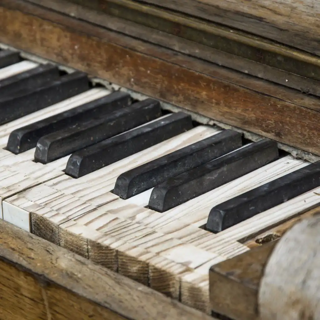 30 Beautiful Piano Melodies to Fall in Love and Relax with