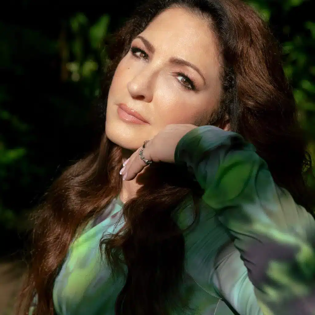 Gloria Estefan - Conga | Play on Anghami