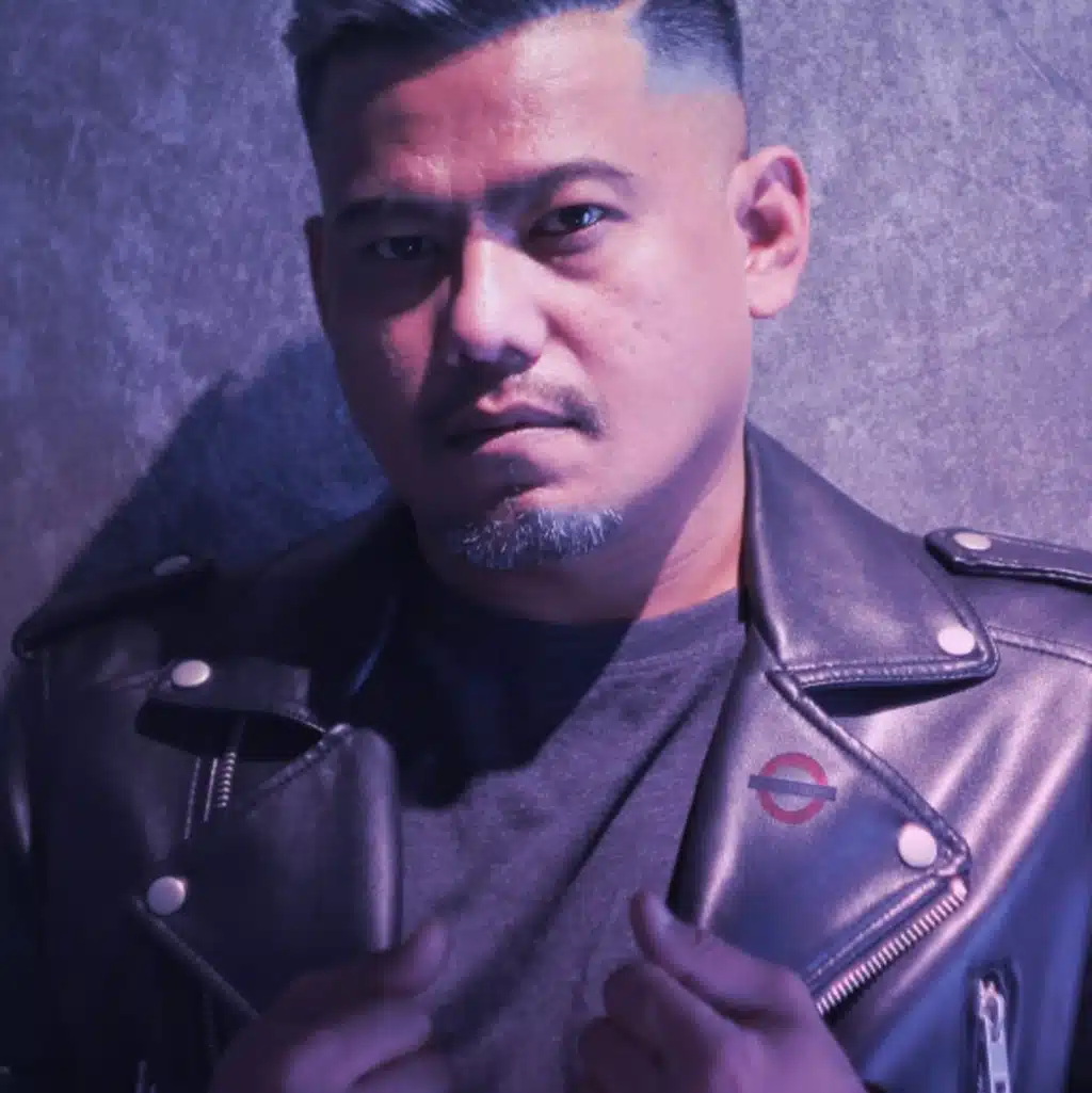 Azlan & The Typewriter