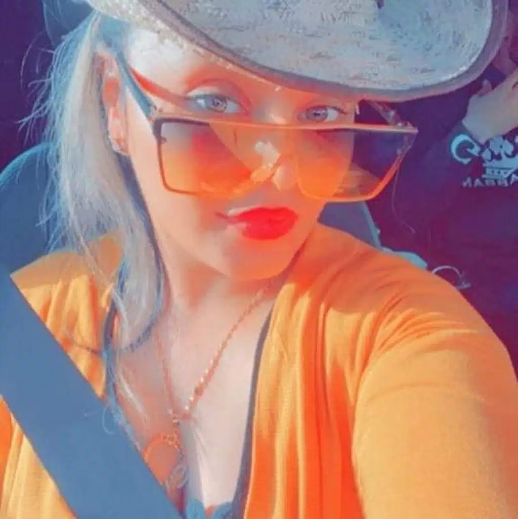 الشابة وسام