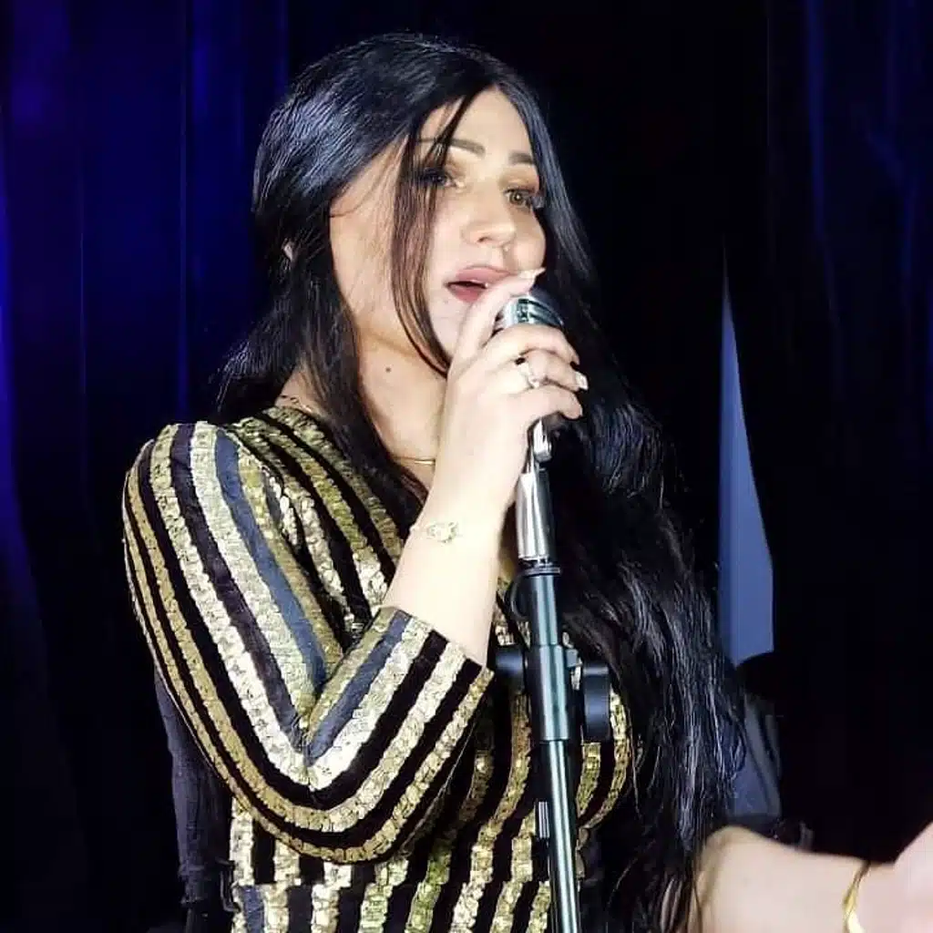 الشابة صابرين