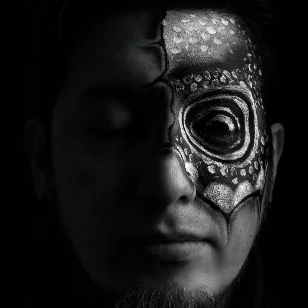 Tan Ciegos (Desde Dentro) [feat. Saturna]