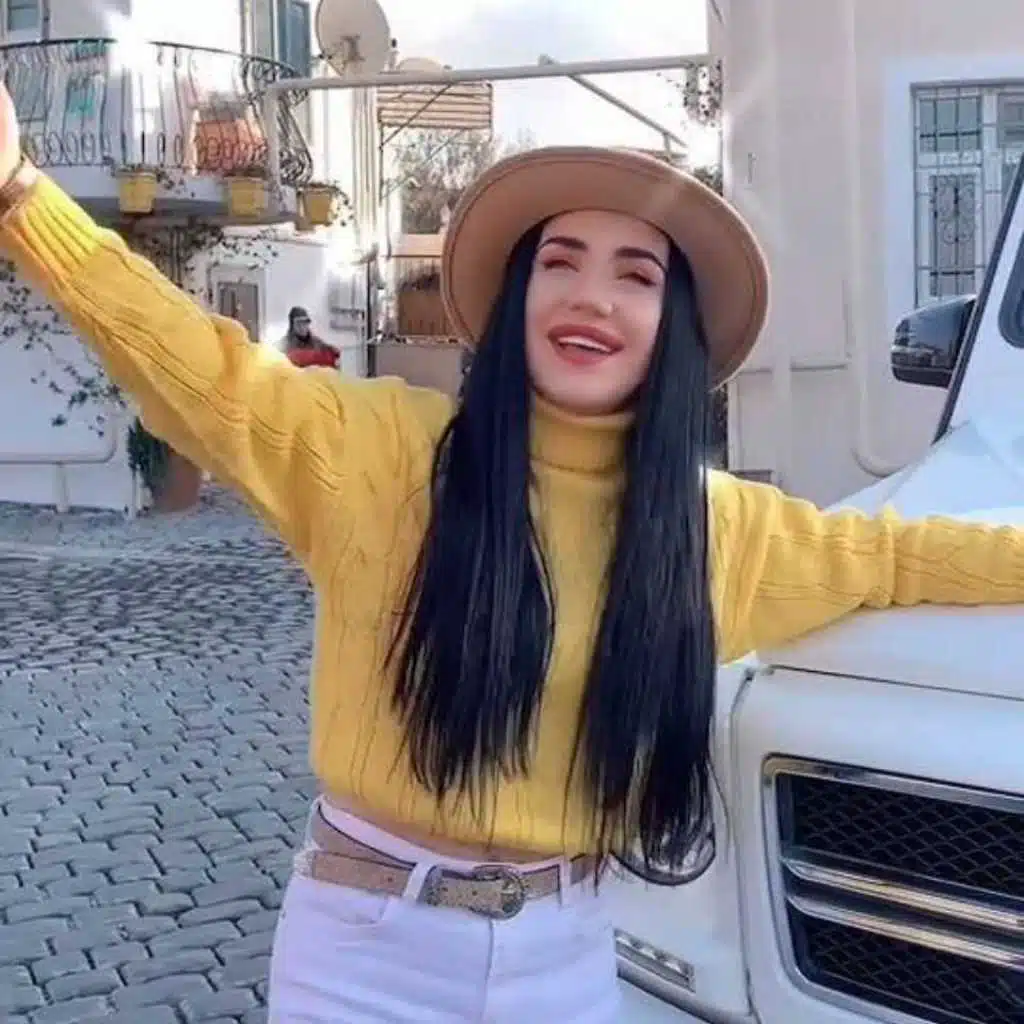 Geceler (feat. Elsen Pro) by Naz Dej | Play on Anghami