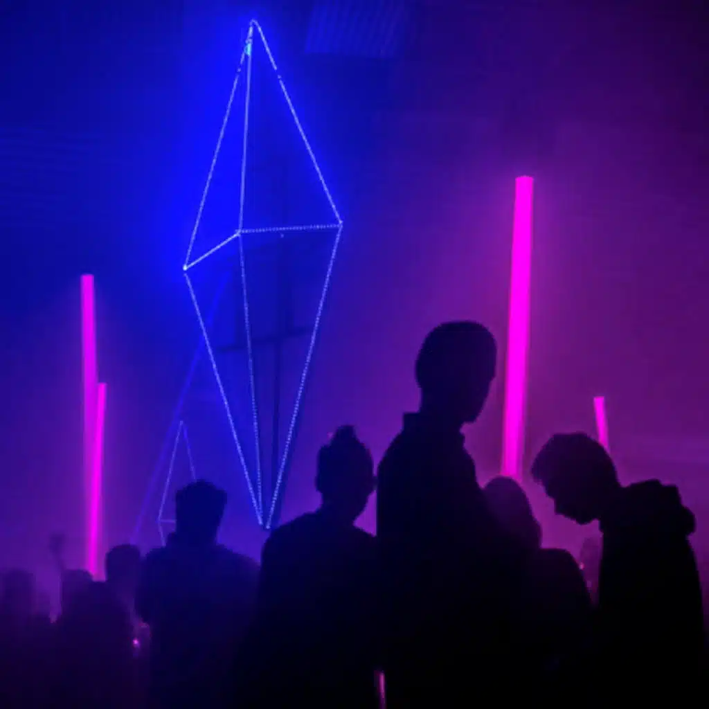 انا هون (feat. نايف & م بي)