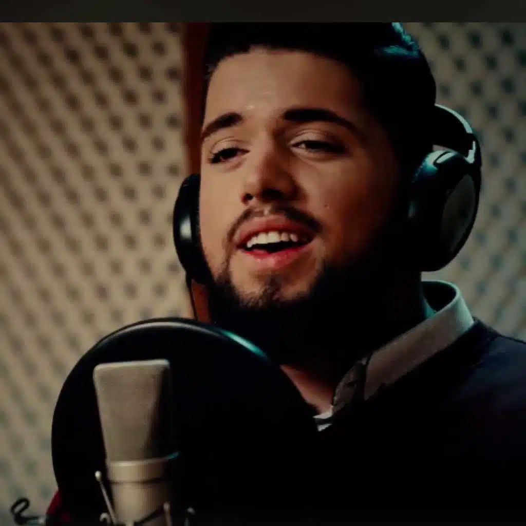 عم بحلم (كوفر)