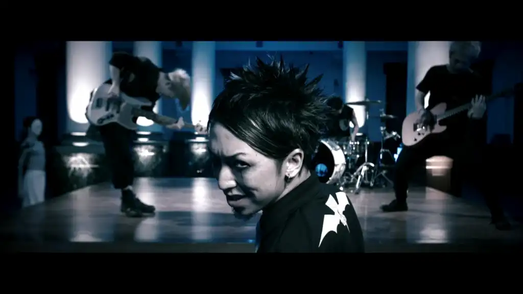 SIM - Dance In The Dark