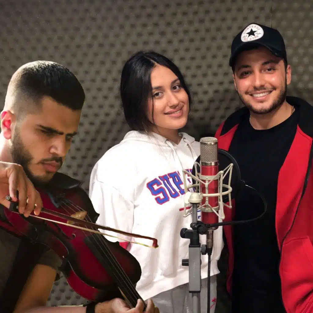 وصلك خبر - منك لله - شو بني