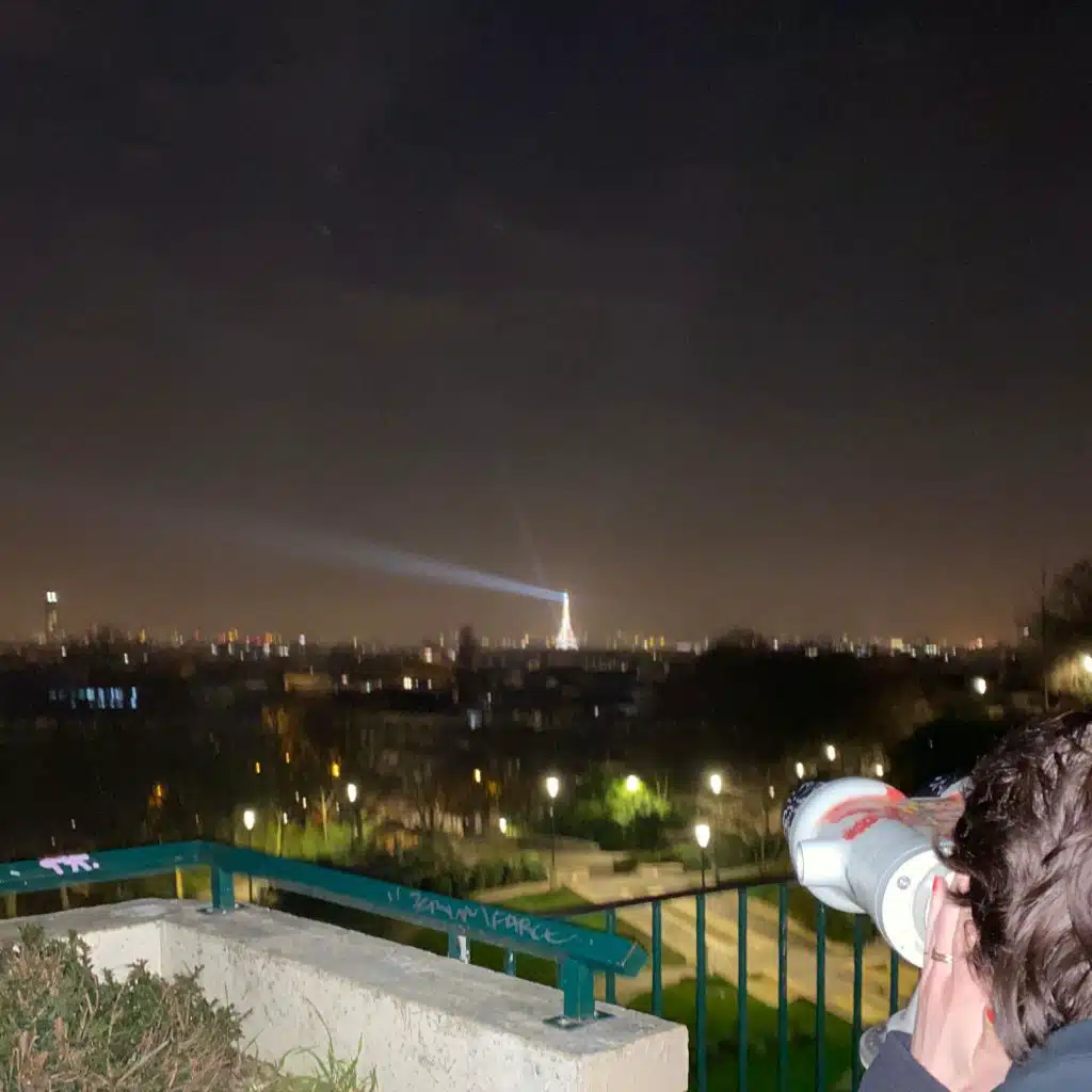 Mets La Caméra (feat. MV)