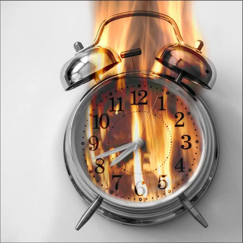 Акция счастливые часы. Включи горячее время. Акция горячие часы. Время для записи. Акция горячие часы.