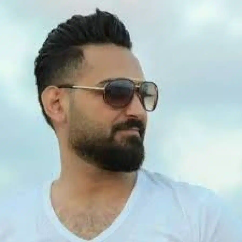 اضحك بوجه همومك