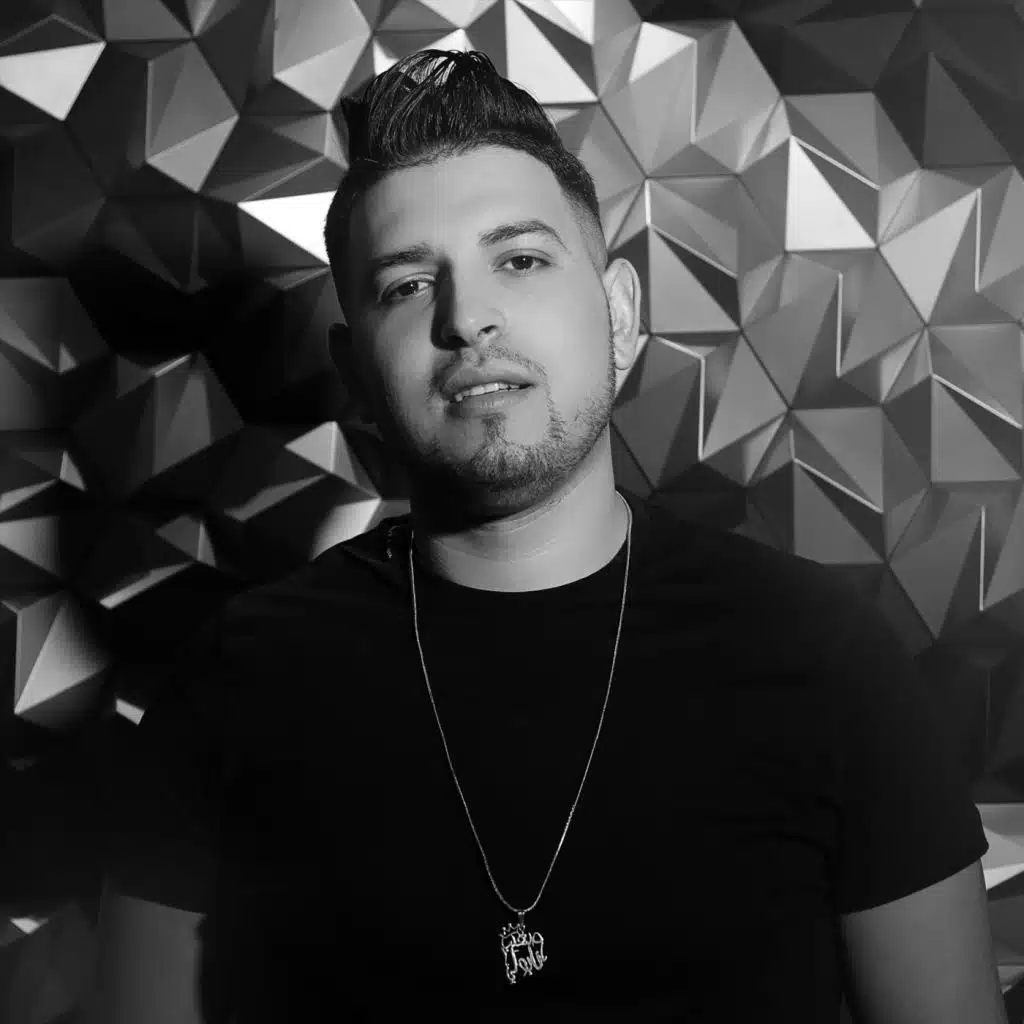 Masrahia (feat. Roounée)