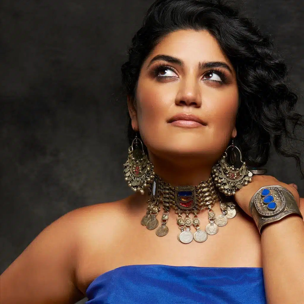 Fly Me To The Moon(Ba Man Bia Be Assemoon)