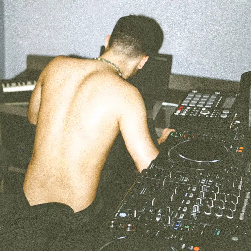 Chama Ela (Remix) [feat. Pedro Sampaio]