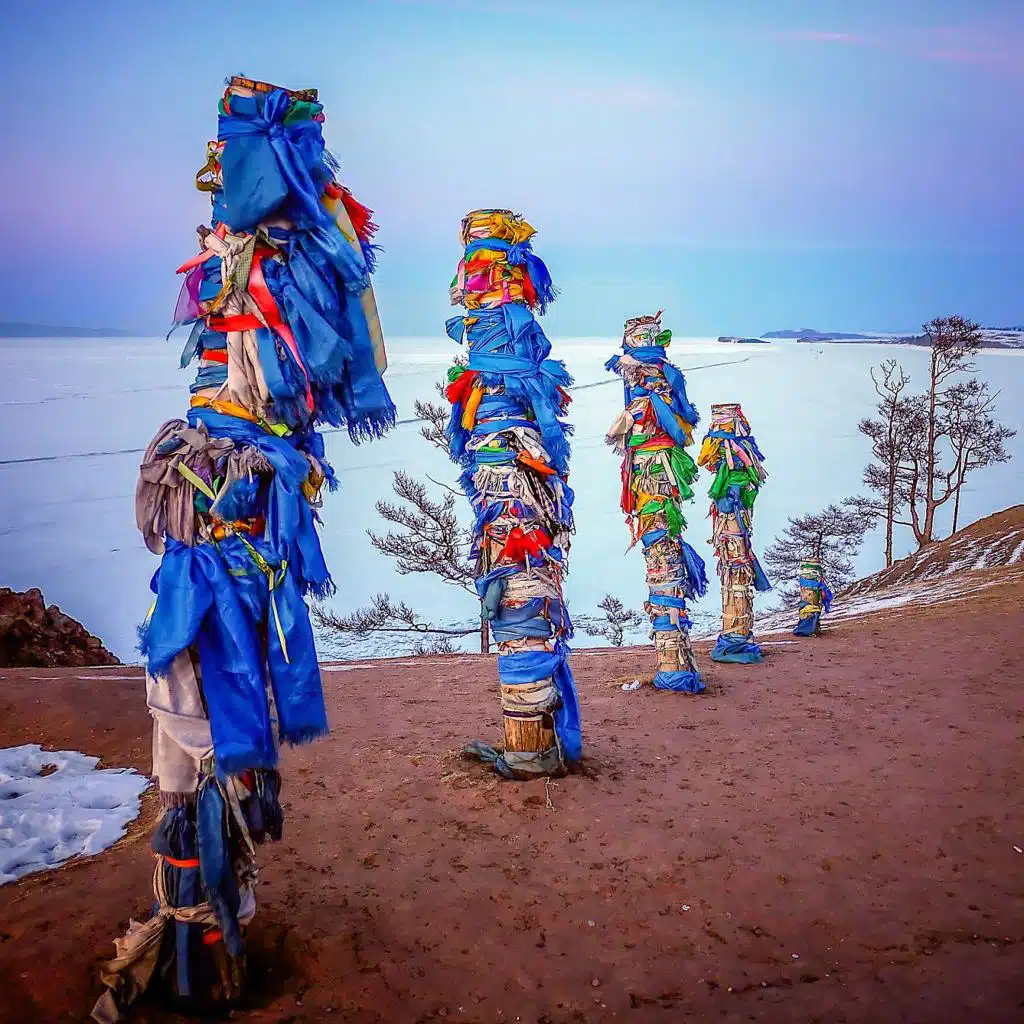 Sacred Earth (feat. Aira Winterland)