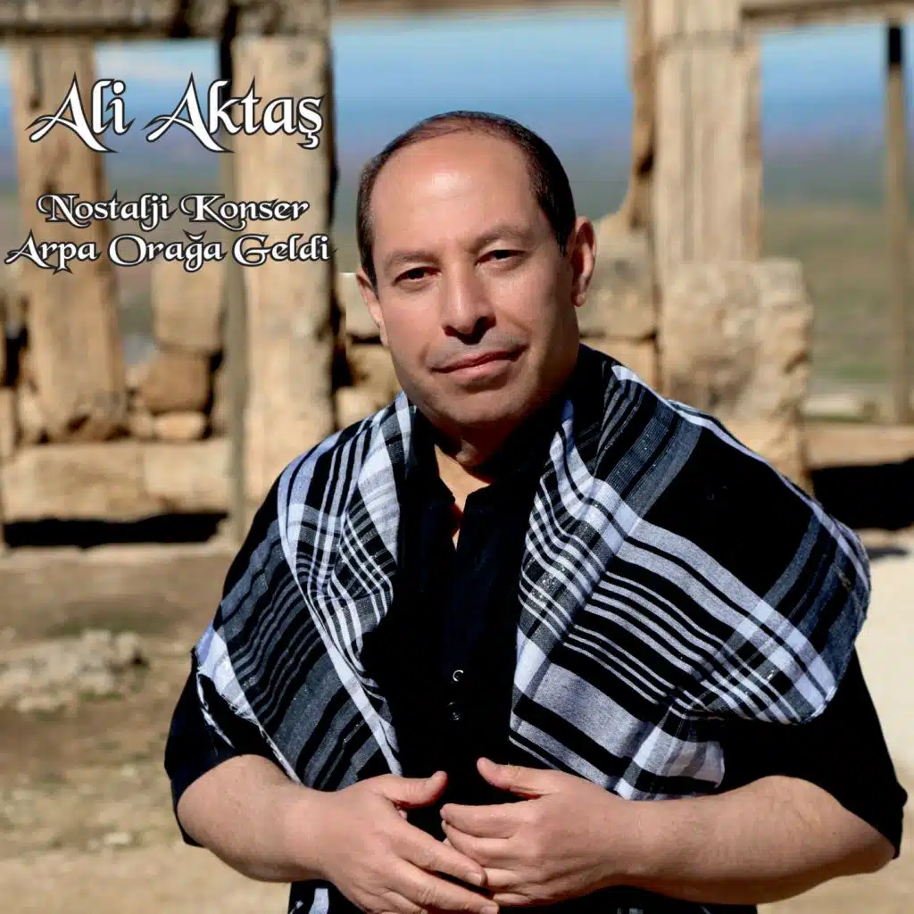 Karmı Yağmış Diyarbekirin Dağına / Mardin Kapı Şen Olur (feat. Eşref Atay)