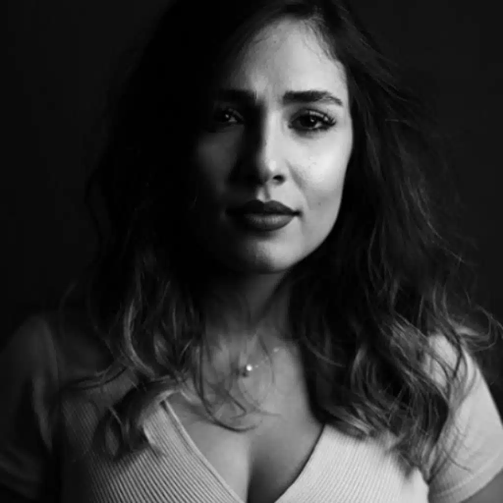 يا بتفكر يا بتحس - شيرين