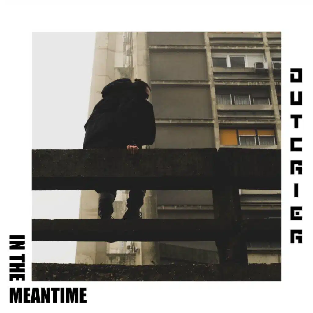 Outcrier