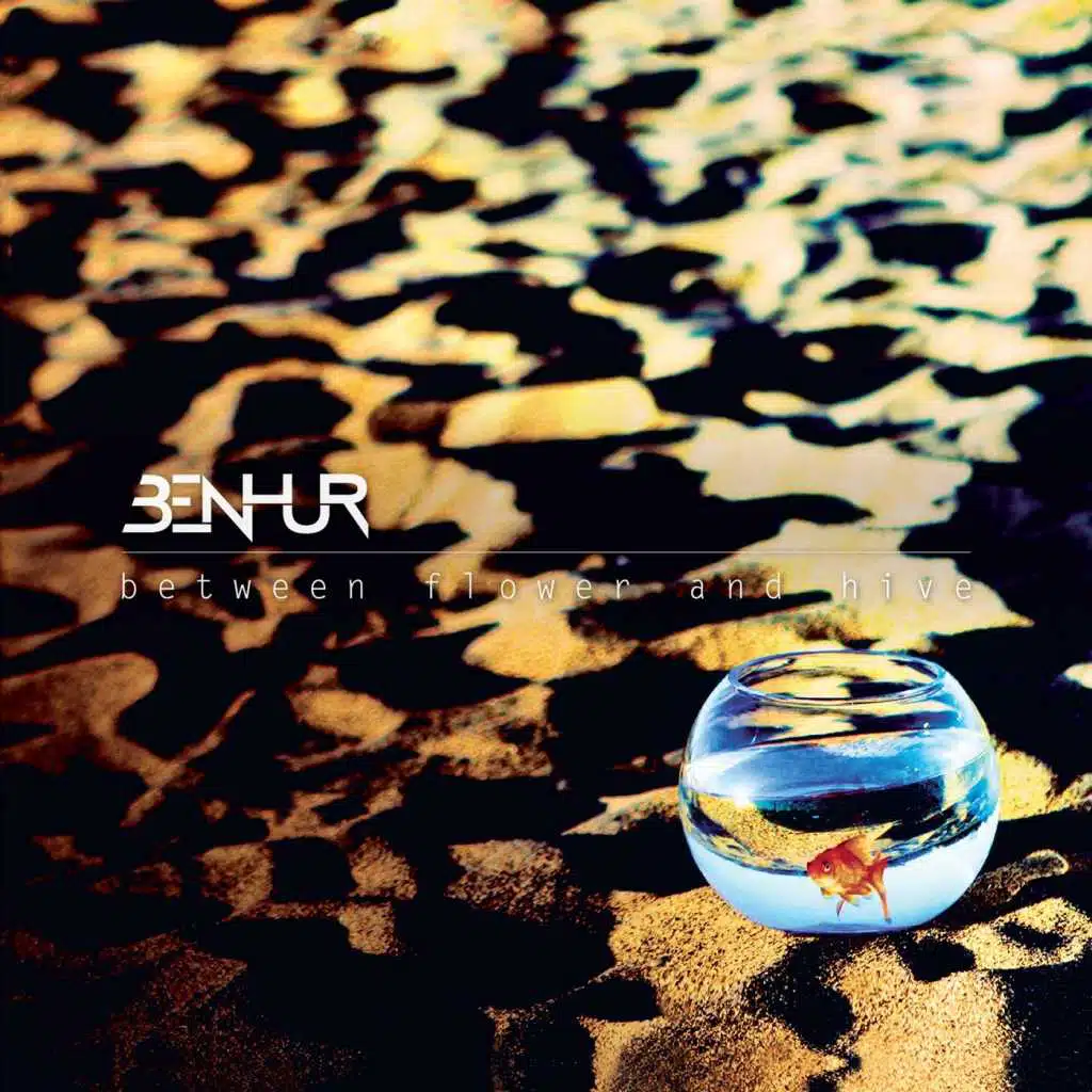 Between Flower and Hive