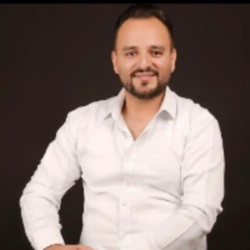 زفة لايق ع ديها