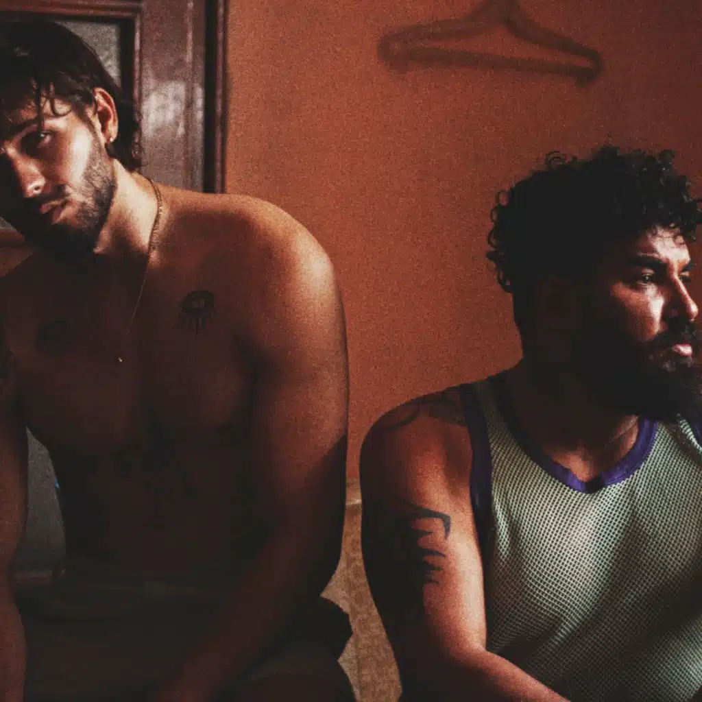 Тясно (feat. Azis)