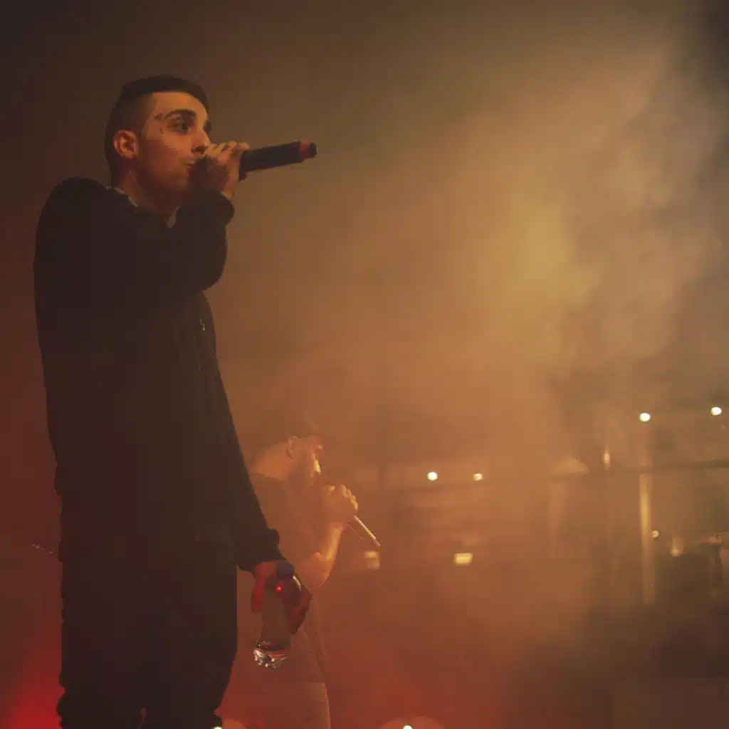 لا تبصي (feat. The Synaptik)