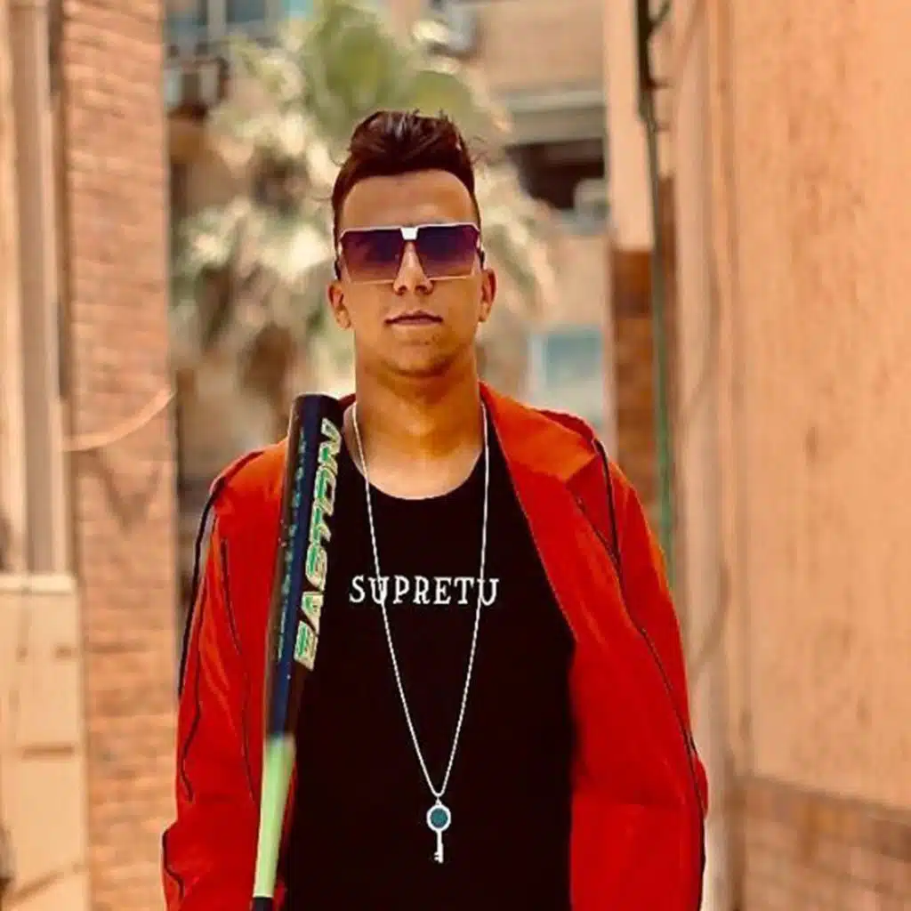 لو قلبك جايبك هات حبايبك