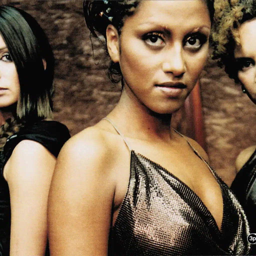 Hija (feat. Cora E & Brixx)