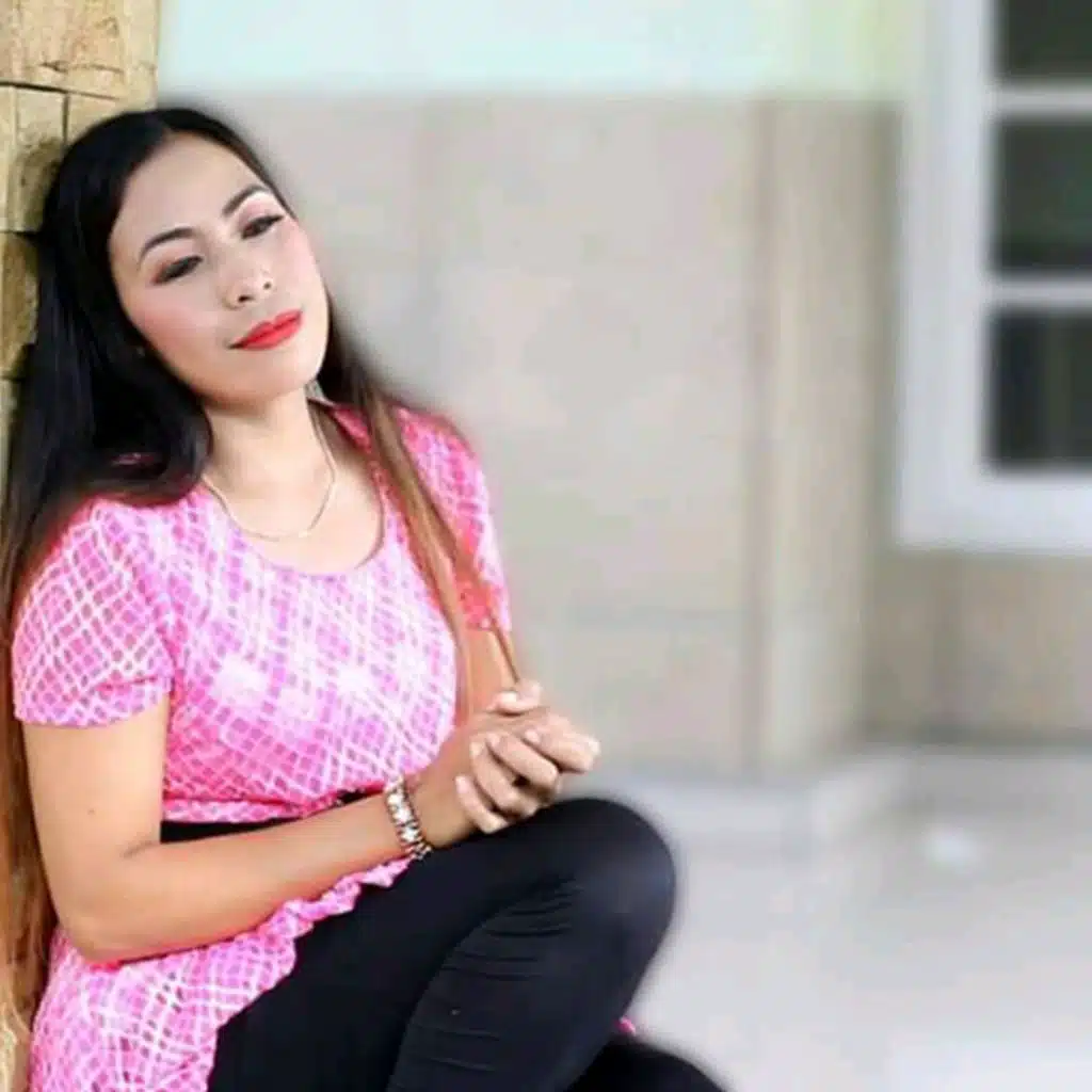 Senyum Jauq Tangis (feat. YAN)