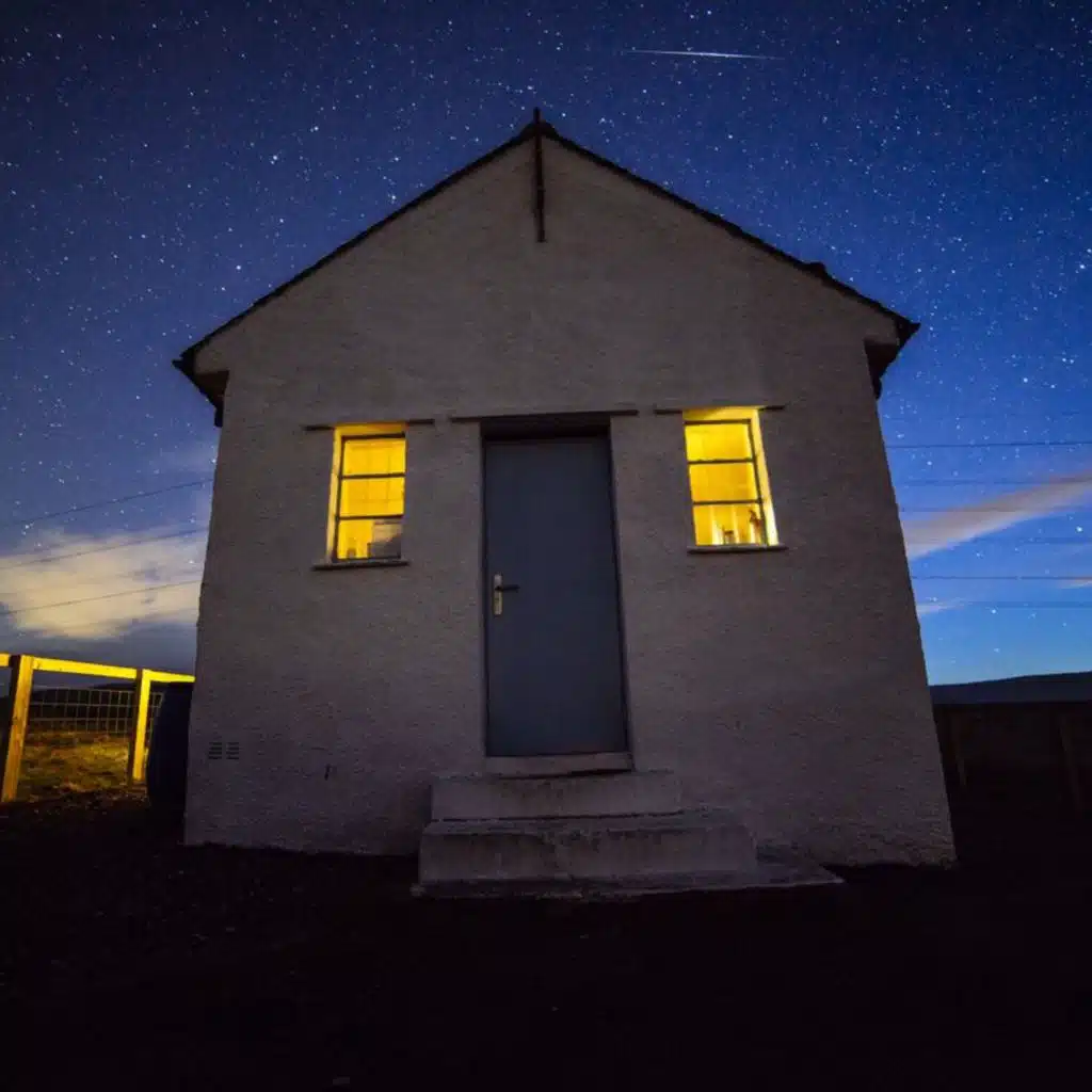 Paradise (feat. Saro)