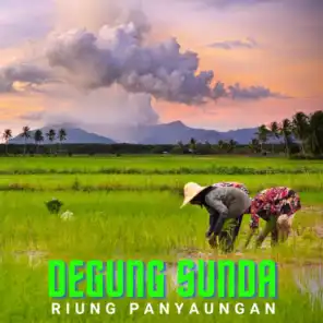 Degung Sunda Riung Panyaungan (feat. Yaya S & Rahmat)