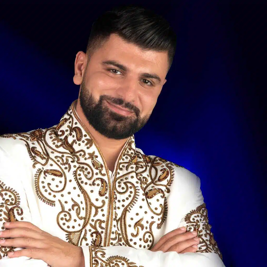 سلبت ليلى مني العقل