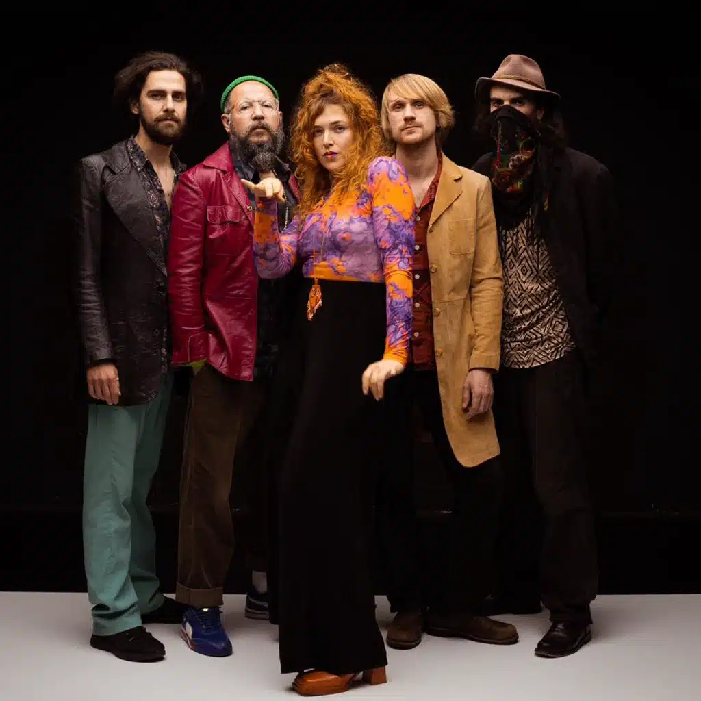 جميلة والأبطال الآخرون