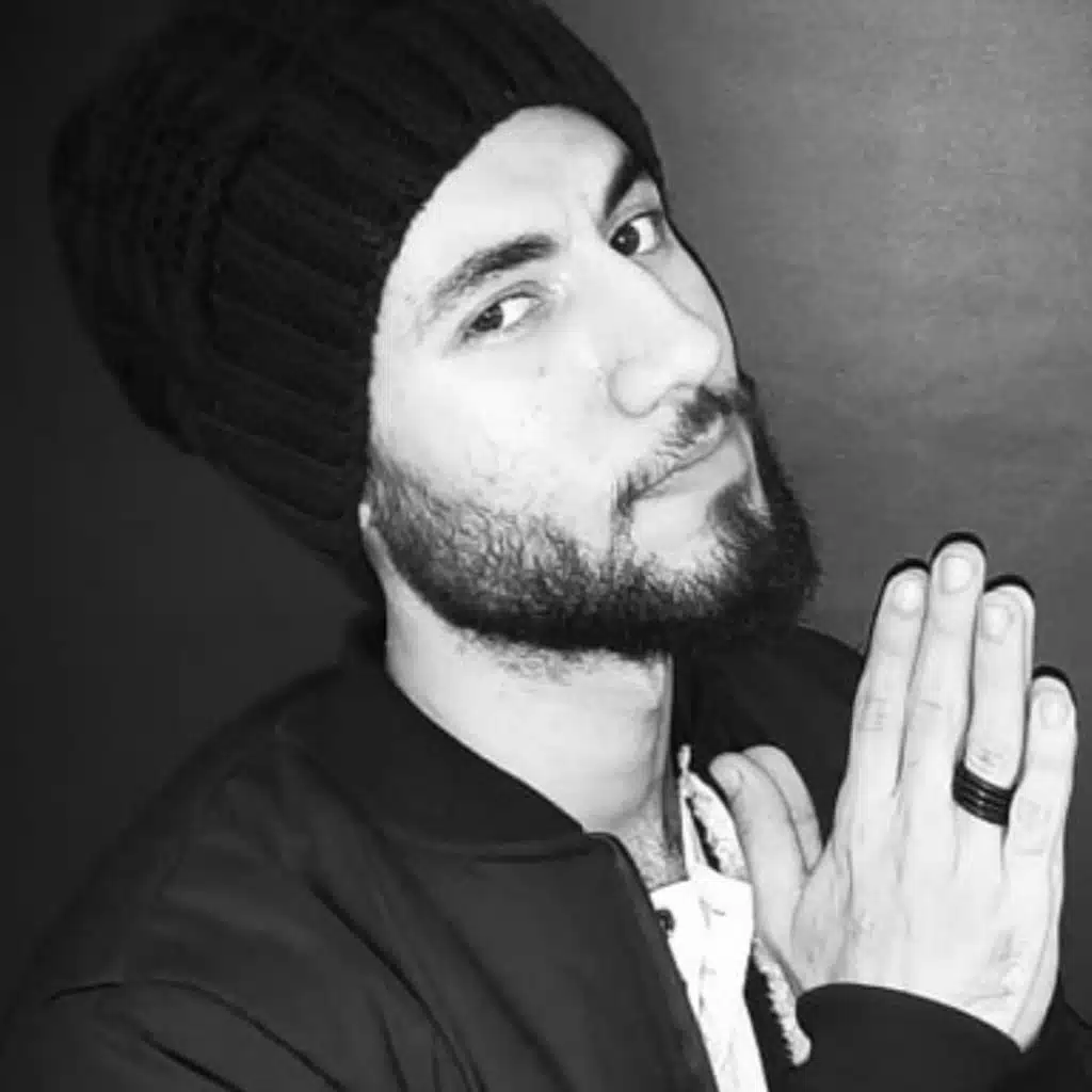 كل  حاجة ماشية صدفة - لو زعلانة مس هسال فيكي لو غلطانة بالجزمة اديكي - ظايظا  توزيع طه انترناشونال(مع طه انترناشيونال)