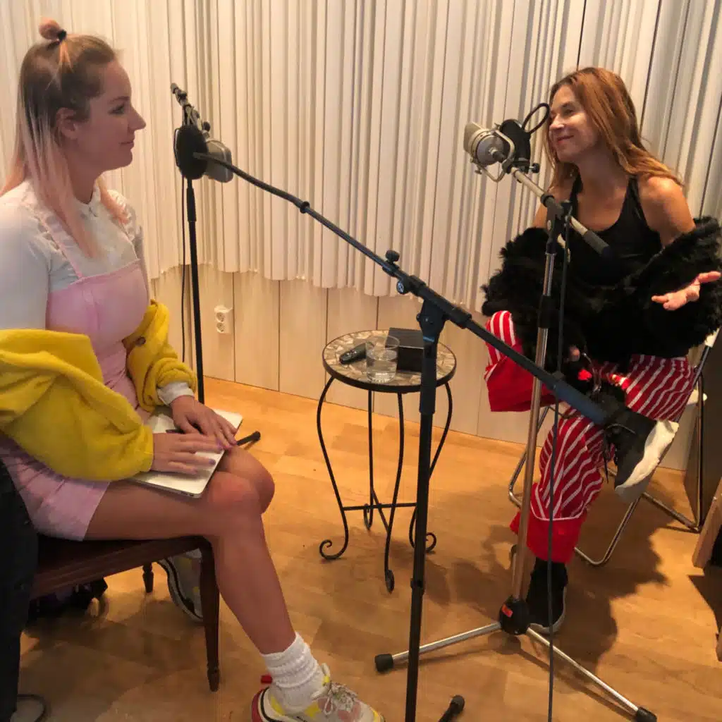 Jag ska med tåget (Commentary) [feat. Annah Björk]