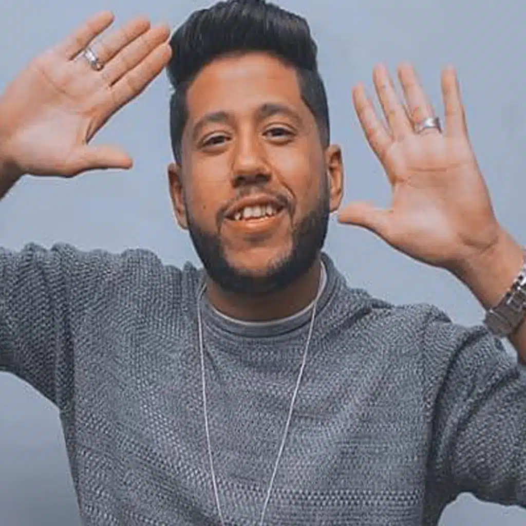 الاصدقاء السداسيه