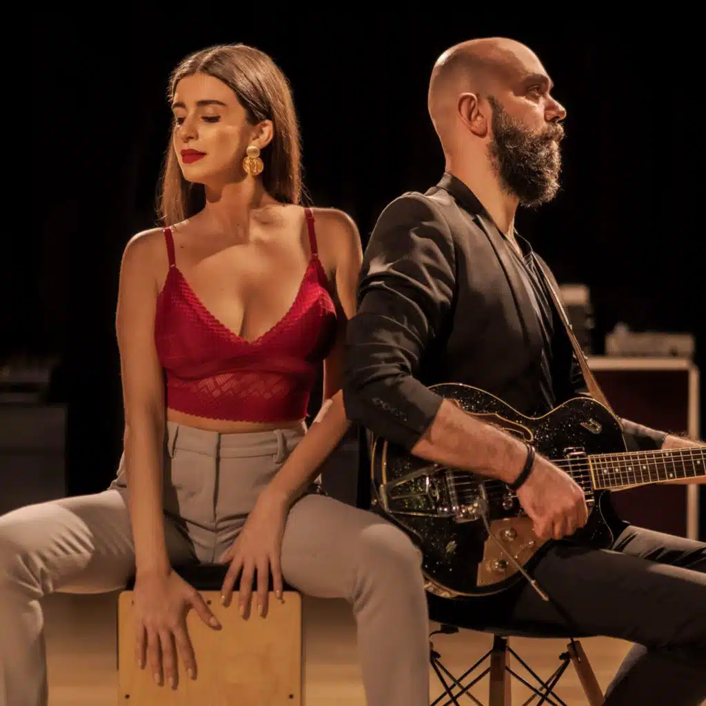 في حاجات - I love you