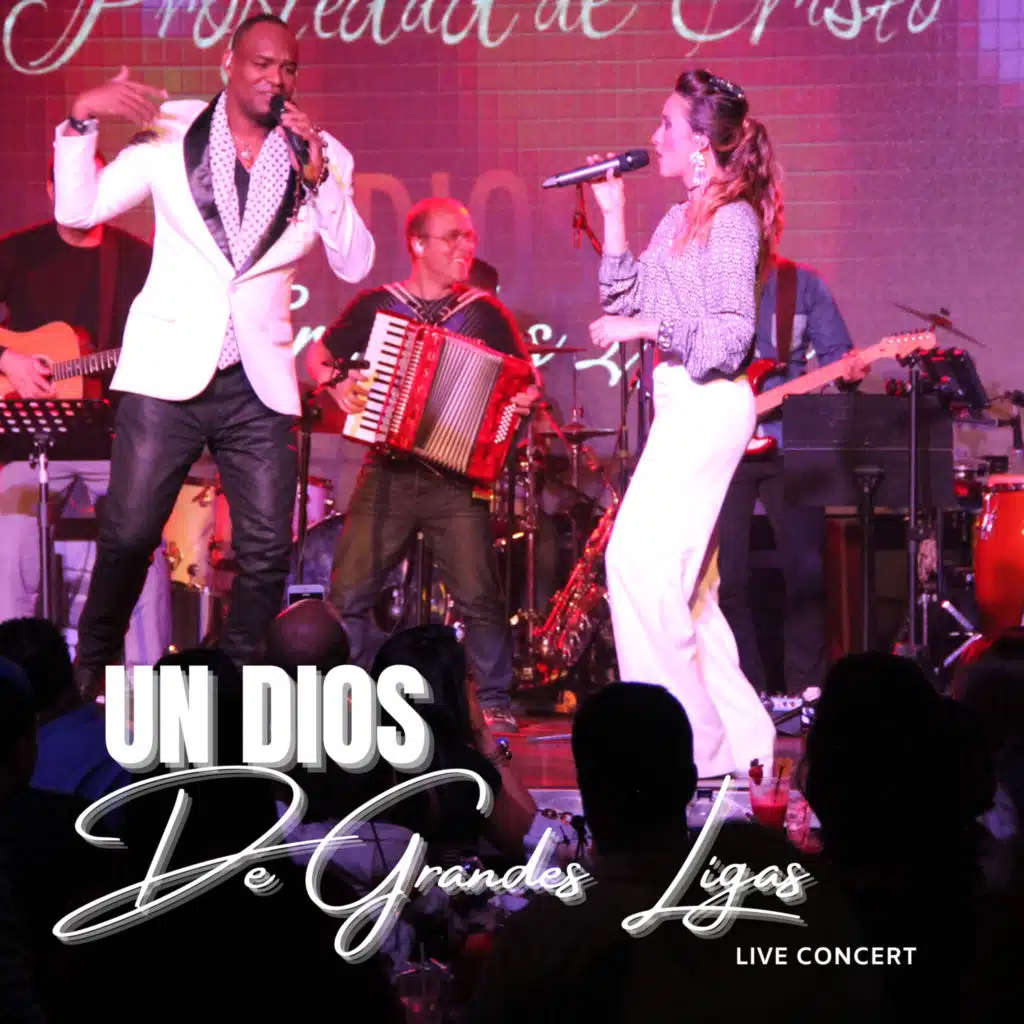 Levanta Tu Mano al Cielo (Live) [feat. Evelyn Vásquez]