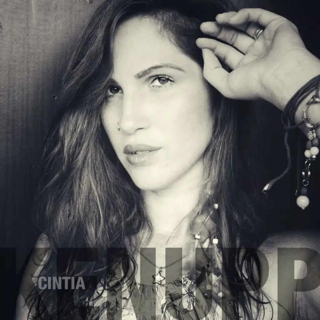 Cíntia Kenupp