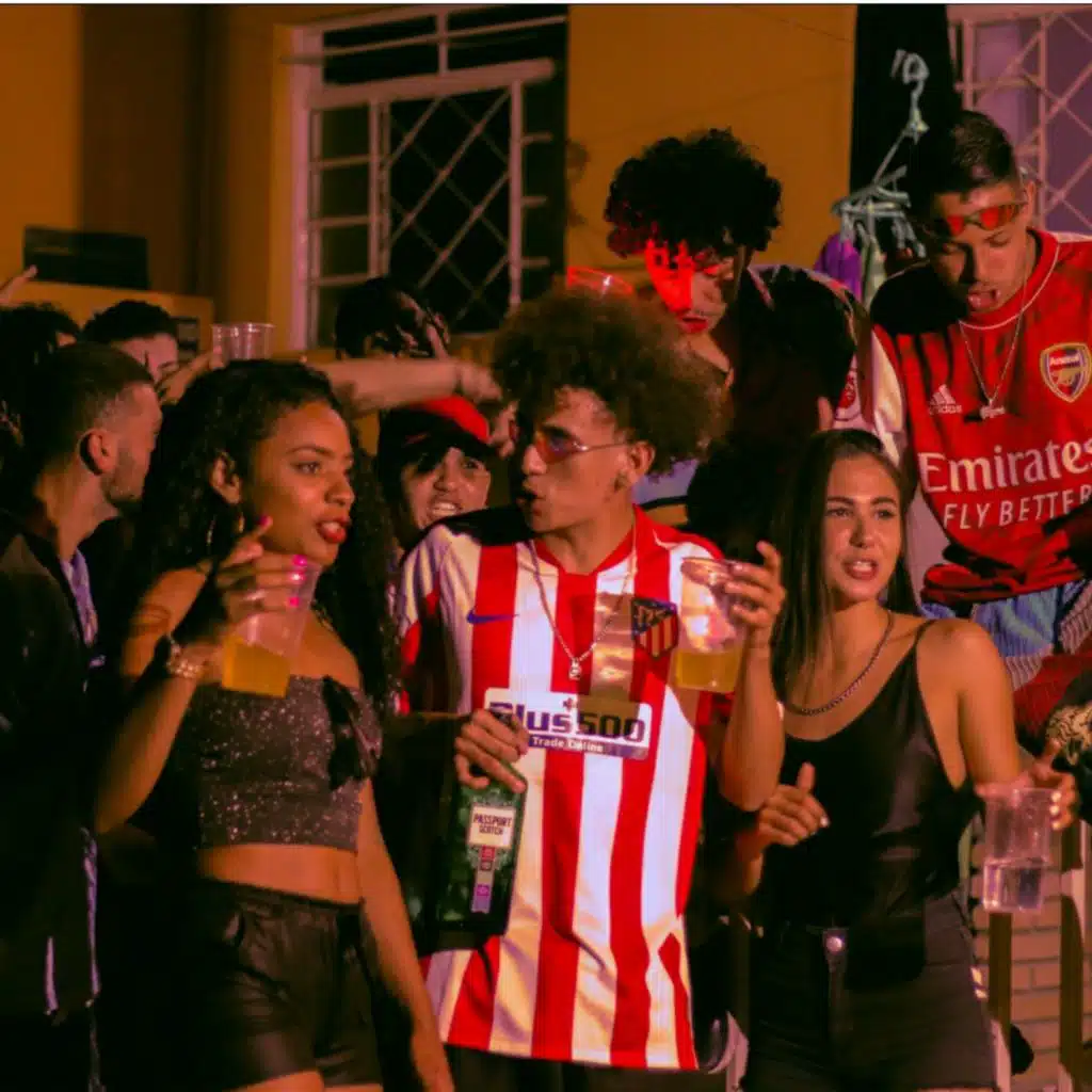 Trajadão de Nike (feat. Sxvag)