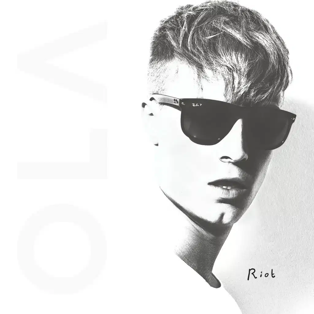 Riot (Radio Version)