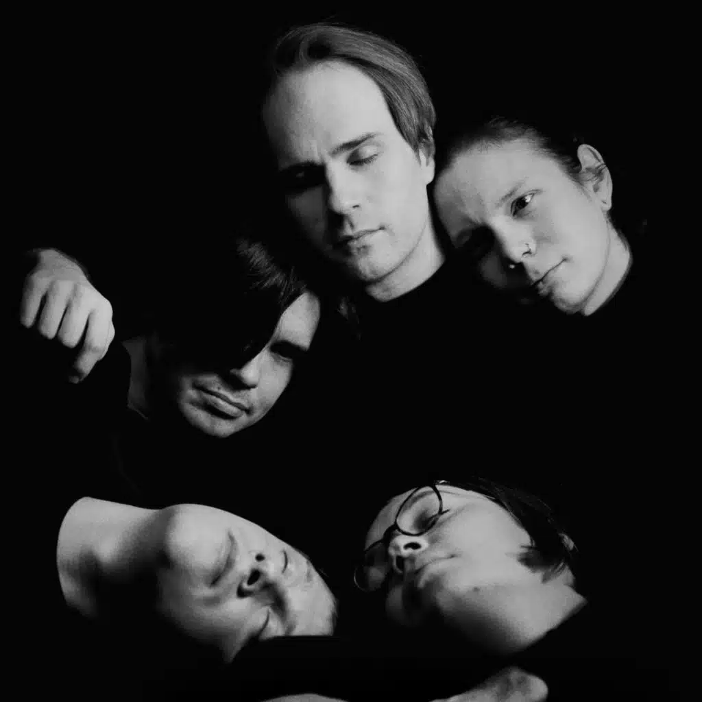 Musta Valo Soittaa Sun Kotonasi!