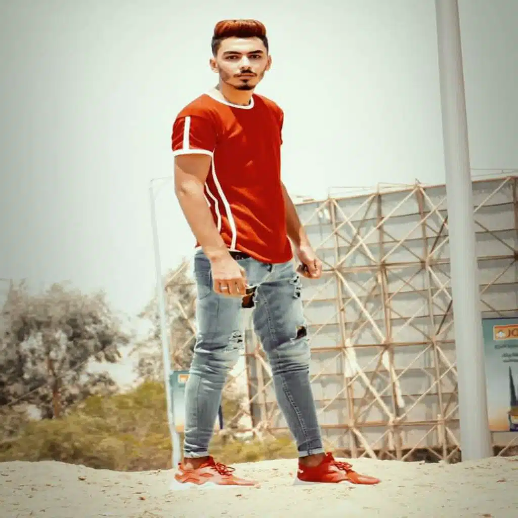 صاحبى زميلى كتفى فى كتفه