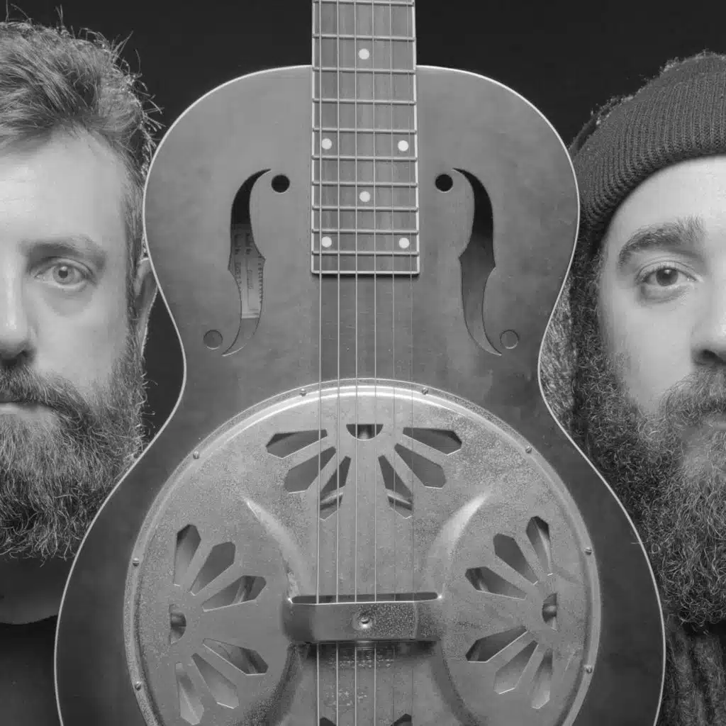 MALA (feat. Victor Pradella)