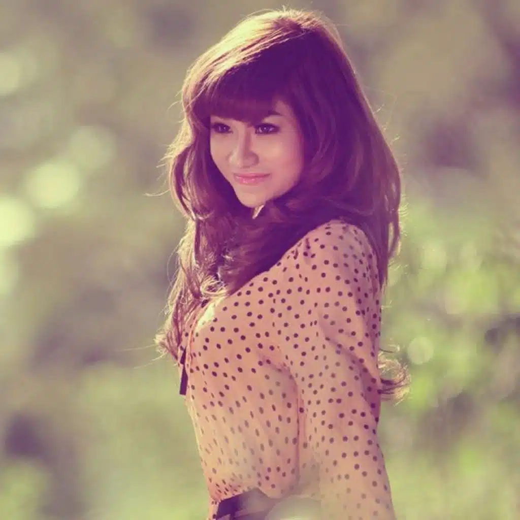 Yêu Mỗi Anh (Instrumental)