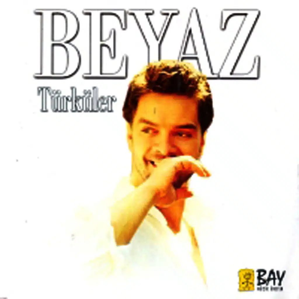 Cevizin Yaprağı Dal Arasında